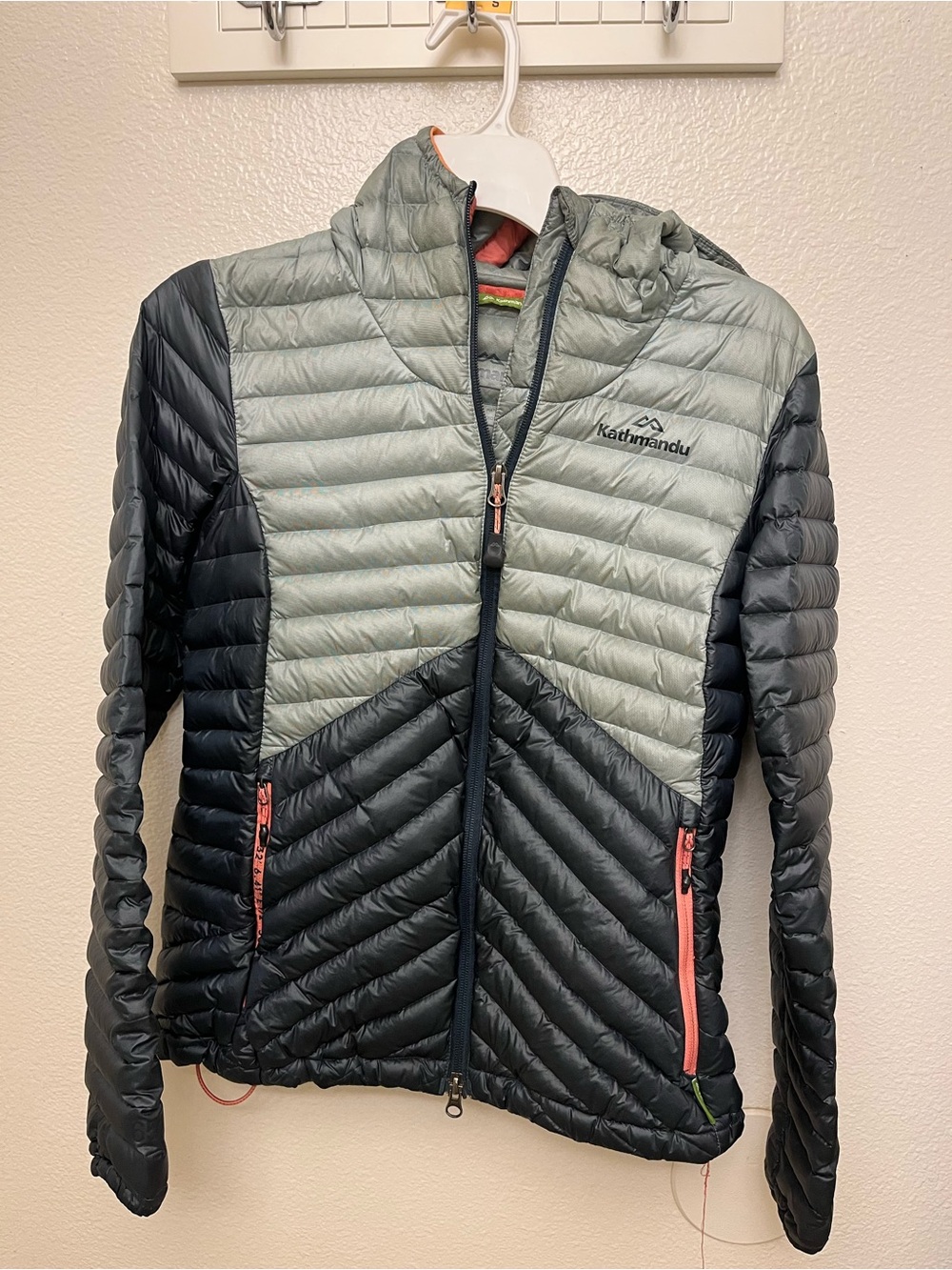 Kathmandu Two-Tone Quilted Hooded Puffer Jacket in Light & Dark Green